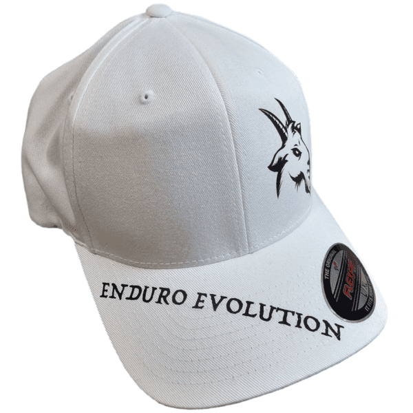 A white hat with the words enduro evolution on it.